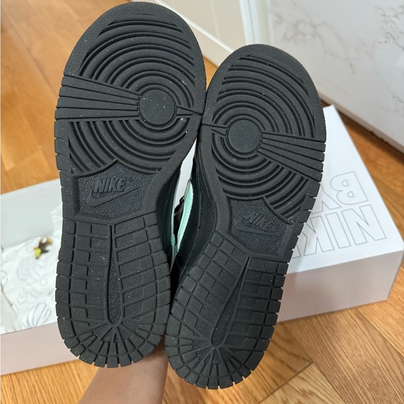 Nike Custom Dunks - Picture 5 of 8